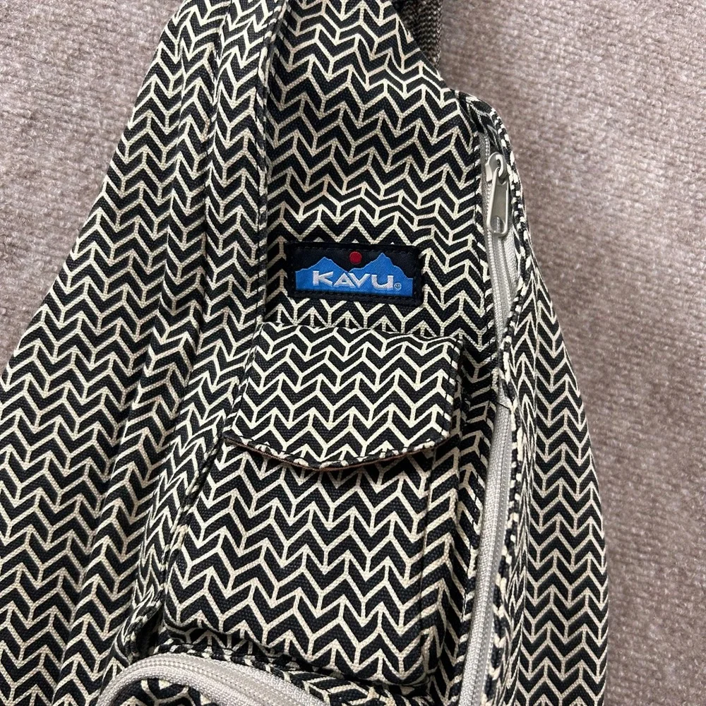 KAVU Rope Bag Sling Backpack Black Cream Chevron Canvas Crossbody Hiking Travel